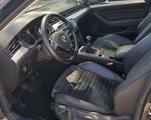 Черный Фольксваген Пассат, объемом двигателя 2 л и пробегом 206 тыс. км за 16300 $, фото 6 на Automoto.ua