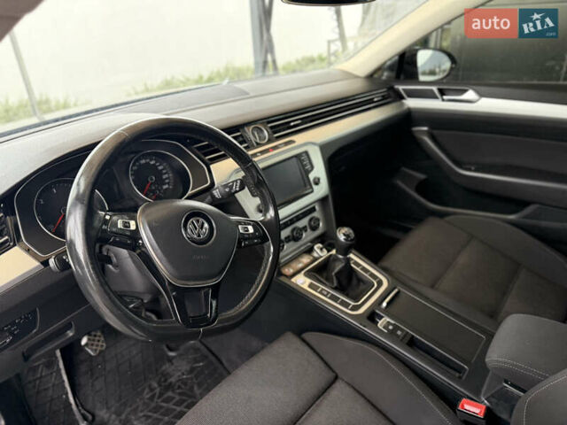 Черный Фольксваген Пассат, объемом двигателя 1.97 л и пробегом 300 тыс. км за 11500 $, фото 8 на Automoto.ua