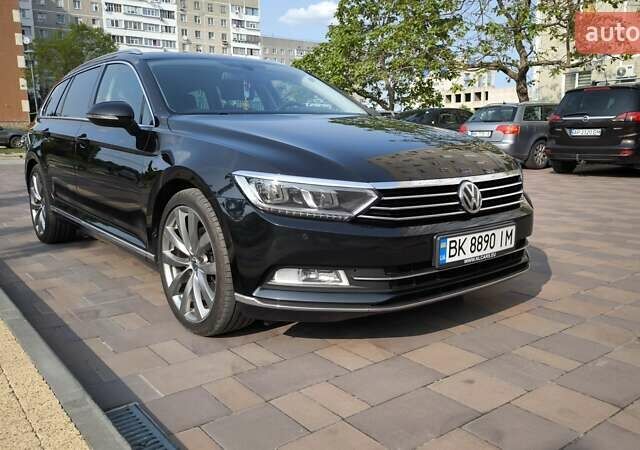 Черный Фольксваген Пассат, объемом двигателя 1.6 л и пробегом 292 тыс. км за 13100 $, фото 5 на Automoto.ua