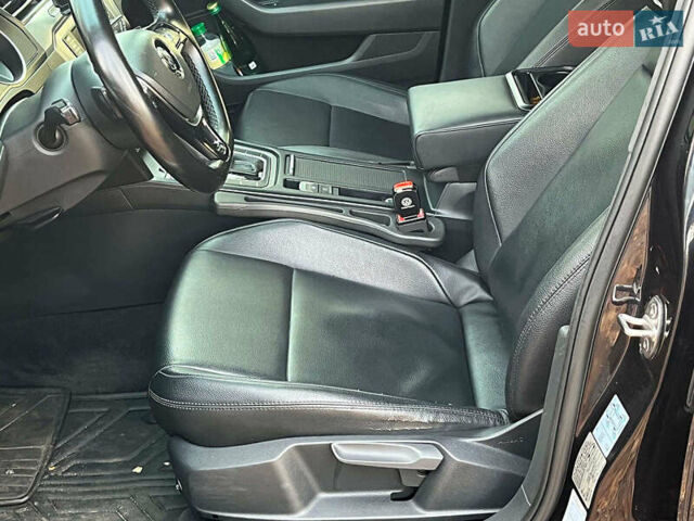 Чорний Фольксваген Пассат, об'ємом двигуна 2 л та пробігом 267 тис. км за 14390 $, фото 13 на Automoto.ua