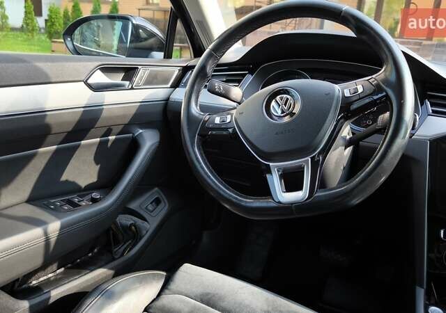 Черный Фольксваген Пассат, объемом двигателя 1.6 л и пробегом 292 тыс. км за 13100 $, фото 17 на Automoto.ua