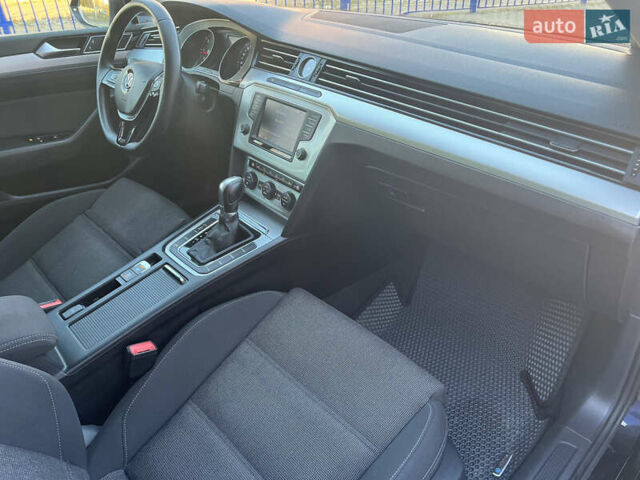 Черный Фольксваген Пассат, объемом двигателя 1.6 л и пробегом 264 тыс. км за 11399 $, фото 38 на Automoto.ua