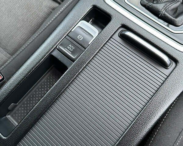 Фольксваген Пассат 2015 в Стрые на Automoto.ua Черный Фольксваген Пассат, объемом двигателя 1.6 л и пробегом 280 тыс. км за 11950 $, фото 28 на Automoto.ua