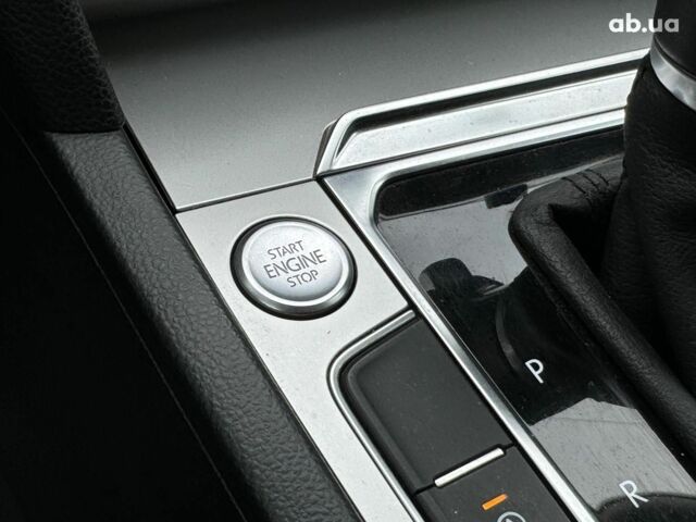 Черный Фольксваген Пассат, объемом двигателя 2 л и пробегом 243 тыс. км за 16490 $, фото 34 на Automoto.ua