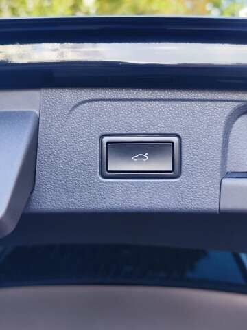 Чорний Фольксваген Пассат, об'ємом двигуна 1.97 л та пробігом 236 тис. км за 14300 $, фото 9 на Automoto.ua