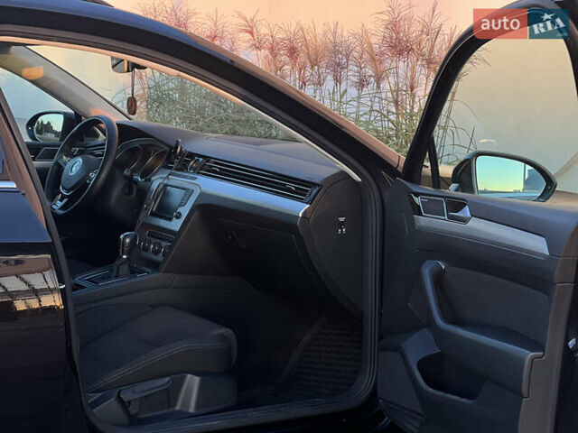 Черный Фольксваген Пассат, объемом двигателя 2 л и пробегом 252 тыс. км за 13999 $, фото 15 на Automoto.ua