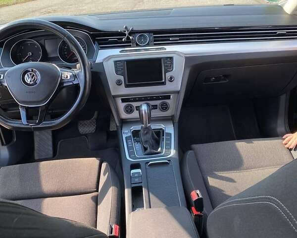 Черный Фольксваген Пассат, объемом двигателя 1.97 л и пробегом 342 тыс. км за 13700 $, фото 10 на Automoto.ua