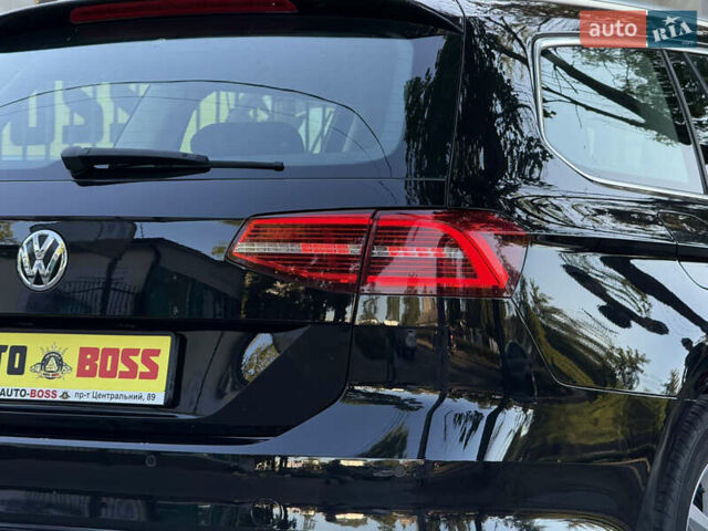 Черный Фольксваген Пассат, объемом двигателя 1.6 л и пробегом 217 тыс. км за 13999 $, фото 19 на Automoto.ua