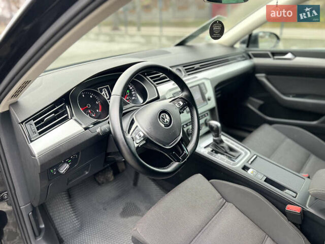 Чорний Фольксваген Пассат, об'ємом двигуна 1.6 л та пробігом 265 тис. км за 11350 $, фото 28 на Automoto.ua