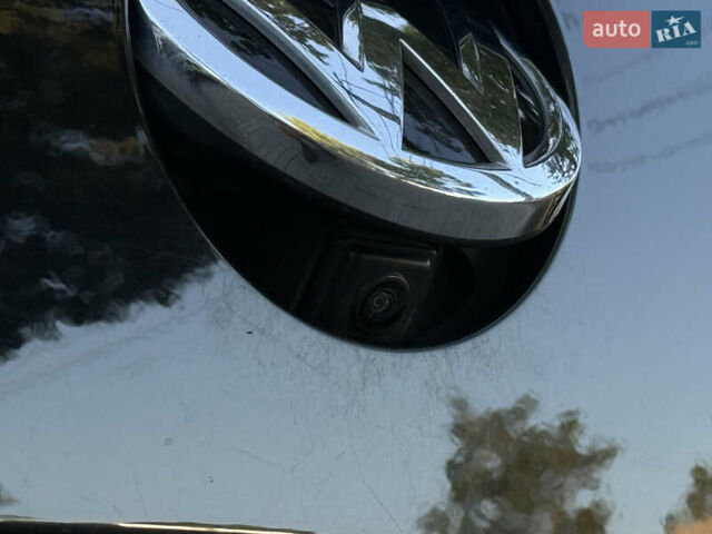 Черный Фольксваген Пассат, объемом двигателя 1.6 л и пробегом 217 тыс. км за 13999 $, фото 17 на Automoto.ua