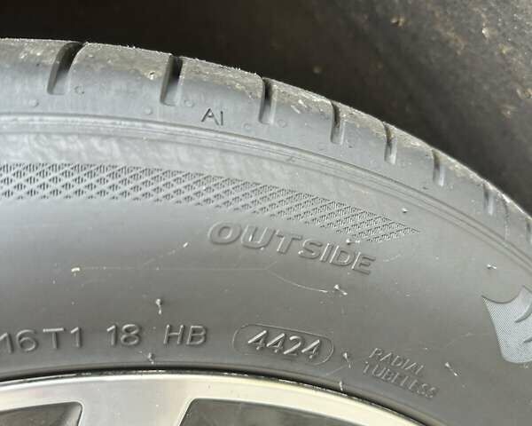 Черный Фольксваген Пассат, объемом двигателя 1.97 л и пробегом 263 тыс. км за 14900 $, фото 21 на Automoto.ua