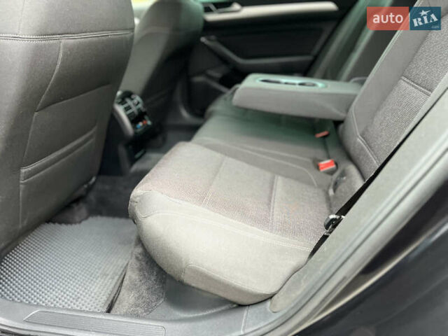 Чорний Фольксваген Пассат, об'ємом двигуна 1.6 л та пробігом 265 тис. км за 11350 $, фото 33 на Automoto.ua