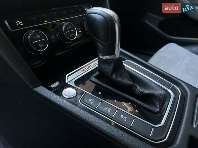 Черный Фольксваген Пассат, объемом двигателя 2 л и пробегом 225 тыс. км за 14000 $, фото 20 на Automoto.ua