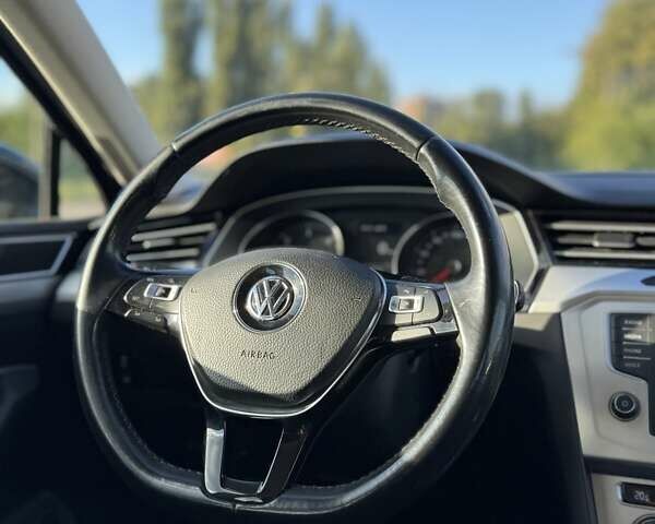 Черный Фольксваген Пассат, объемом двигателя 1.6 л и пробегом 361 тыс. км за 12000 $, фото 18 на Automoto.ua