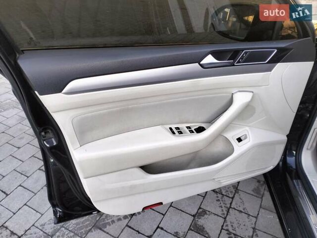 Черный Фольксваген Пассат, объемом двигателя 1.97 л и пробегом 364 тыс. км за 13300 $, фото 20 на Automoto.ua