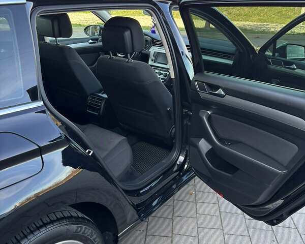 Чорний Фольксваген Пассат, об'ємом двигуна 1.6 л та пробігом 286 тис. км за 11950 $, фото 8 на Automoto.ua