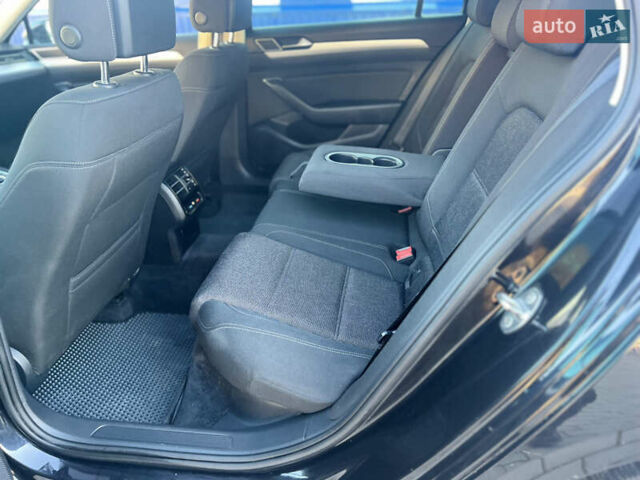 Черный Фольксваген Пассат, объемом двигателя 1.6 л и пробегом 264 тыс. км за 11399 $, фото 27 на Automoto.ua