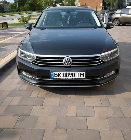 Черный Фольксваген Пассат, объемом двигателя 1.6 л и пробегом 292 тыс. км за 13100 $, фото 3 на Automoto.ua