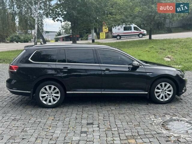 Черный Фольксваген Пассат, объемом двигателя 1.6 л и пробегом 240 тыс. км за 10800 $, фото 1 на Automoto.ua