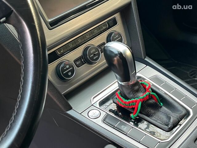 Черный Фольксваген Пассат, объемом двигателя 2 л и пробегом 267 тыс. км за 14390 $, фото 18 на Automoto.ua