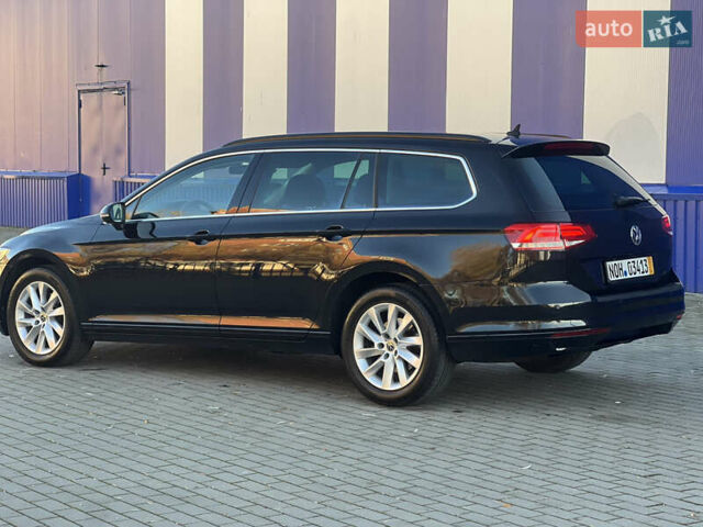 Черный Фольксваген Пассат, объемом двигателя 1.6 л и пробегом 264 тыс. км за 11399 $, фото 8 на Automoto.ua