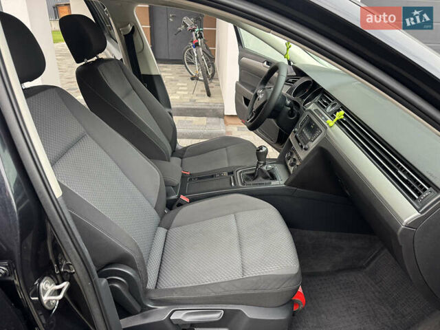 Черный Фольксваген Пассат, объемом двигателя 1.6 л и пробегом 256 тыс. км за 11900 $, фото 28 на Automoto.ua