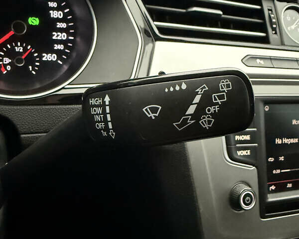 Черный Фольксваген Пассат, объемом двигателя 1.97 л и пробегом 295 тыс. км за 14000 $, фото 15 на Automoto.ua