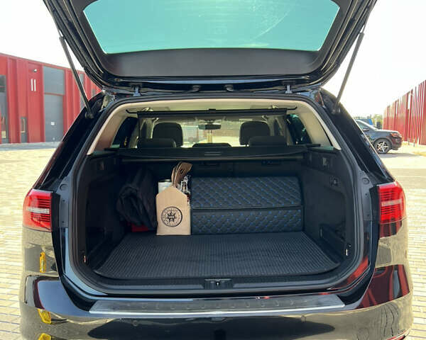 Чорний Фольксваген Пассат, об'ємом двигуна 2 л та пробігом 218 тис. км за 19500 $, фото 17 на Automoto.ua