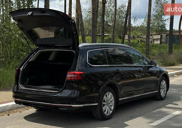 Черный Фольксваген Пассат, объемом двигателя 1.97 л и пробегом 290 тыс. км за 17000 $, фото 5 на Automoto.ua