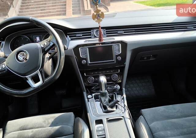 Черный Фольксваген Пассат, объемом двигателя 1.6 л и пробегом 292 тыс. км за 13100 $, фото 31 на Automoto.ua