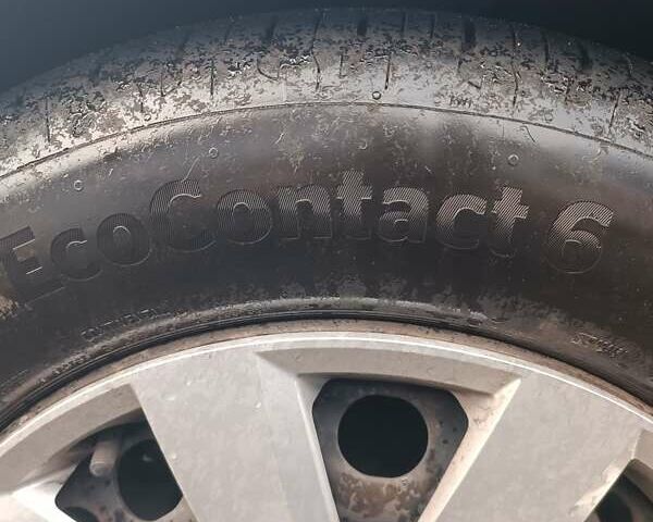 Чорний Фольксваген Пассат, об'ємом двигуна 1.6 л та пробігом 256 тис. км за 11000 $, фото 24 на Automoto.ua