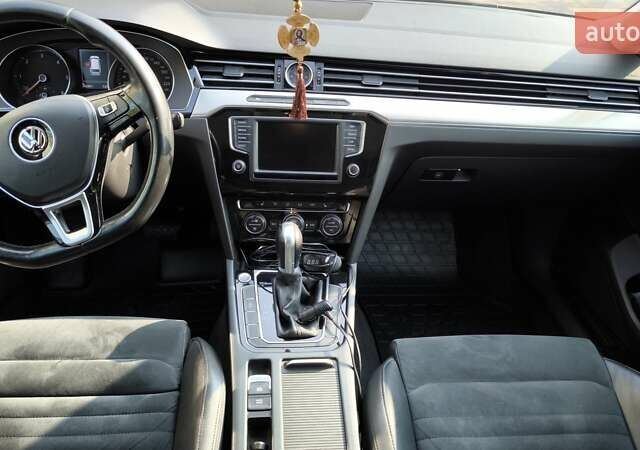 Черный Фольксваген Пассат, объемом двигателя 1.6 л и пробегом 292 тыс. км за 13100 $, фото 19 на Automoto.ua