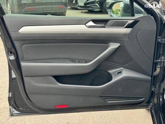 Черный Фольксваген Пассат, объемом двигателя 2 л и пробегом 243 тыс. км за 16490 $, фото 14 на Automoto.ua