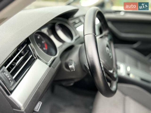 Чорний Фольксваген Пассат, об'ємом двигуна 1.6 л та пробігом 265 тис. км за 11350 $, фото 29 на Automoto.ua