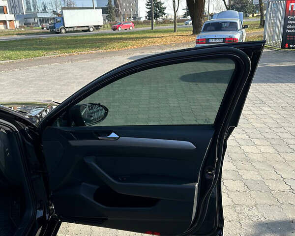 Черный Фольксваген Пассат, объемом двигателя 0 л и пробегом 286 тыс. км за 13800 $, фото 22 на Automoto.ua