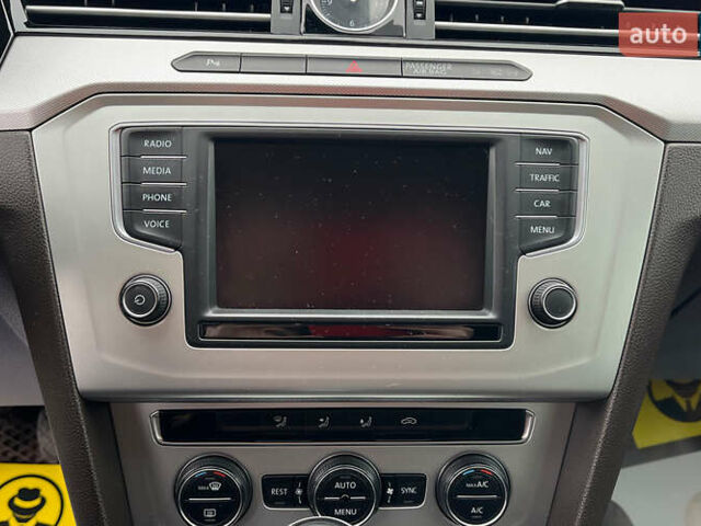 Черный Фольксваген Пассат, объемом двигателя 1.97 л и пробегом 272 тыс. км за 11600 $, фото 12 на Automoto.ua