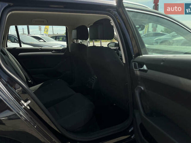 Черный Фольксваген Пассат, объемом двигателя 1.6 л и пробегом 234 тыс. км за 13600 $, фото 11 на Automoto.ua