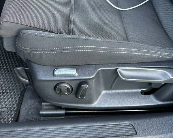 Чорний Фольксваген Пассат, об'ємом двигуна 1.6 л та пробігом 286 тис. км за 11950 $, фото 16 на Automoto.ua