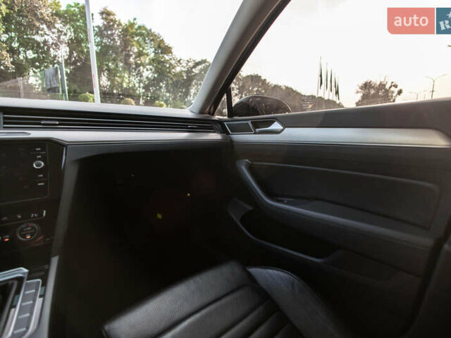 Черный Фольксваген Пассат, объемом двигателя 1.97 л и пробегом 250 тыс. км за 16500 $, фото 20 на Automoto.ua