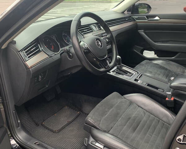 Черный Фольксваген Пассат, объемом двигателя 1.97 л и пробегом 320 тыс. км за 14000 $, фото 7 на Automoto.ua