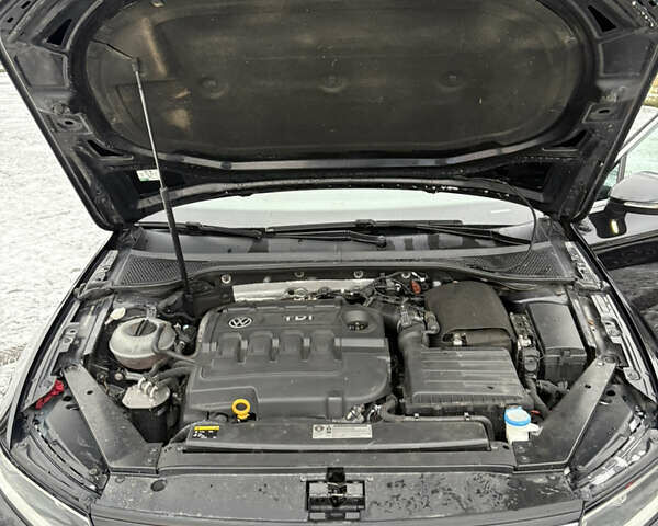 Черный Фольксваген Пассат, объемом двигателя 1.6 л и пробегом 288 тыс. км за 13200 $, фото 6 на Automoto.ua