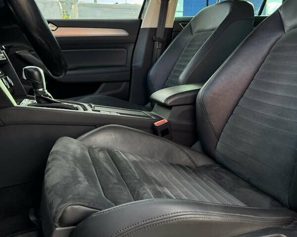 Черный Фольксваген Пассат, объемом двигателя 1.97 л и пробегом 208 тыс. км за 18900 $, фото 17 на Automoto.ua