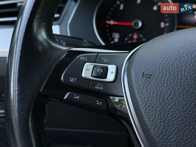 Черный Фольксваген Пассат, объемом двигателя 1.6 л и пробегом 217 тыс. км за 13999 $, фото 32 на Automoto.ua