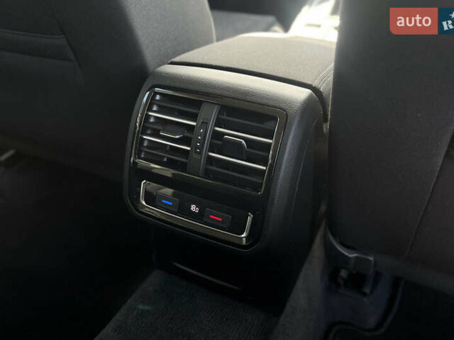 Черный Фольксваген Пассат, объемом двигателя 1.6 л и пробегом 234 тыс. км за 13600 $, фото 12 на Automoto.ua