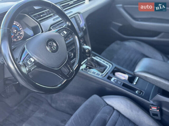 Черный Фольксваген Пассат, объемом двигателя 1.6 л и пробегом 233 тыс. км за 13200 $, фото 11 на Automoto.ua