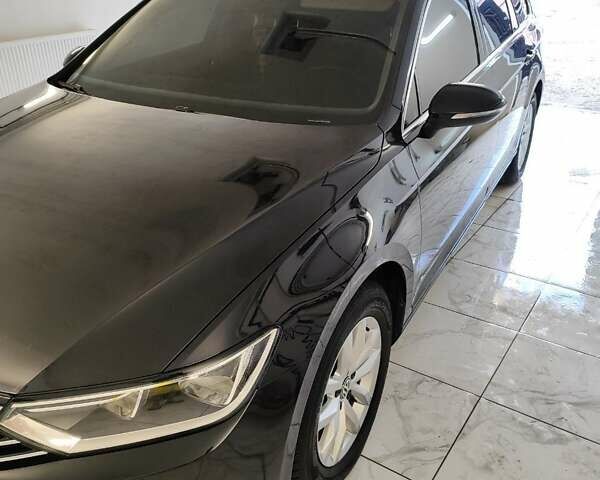 Черный Фольксваген Пассат, объемом двигателя 1.6 л и пробегом 286 тыс. км за 14200 $, фото 2 на Automoto.ua