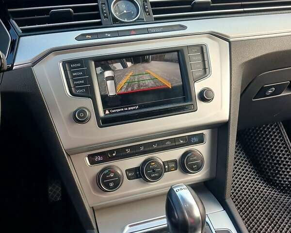 Черный Фольксваген Пассат, объемом двигателя 1.97 л и пробегом 280 тыс. км за 14500 $, фото 25 на Automoto.ua