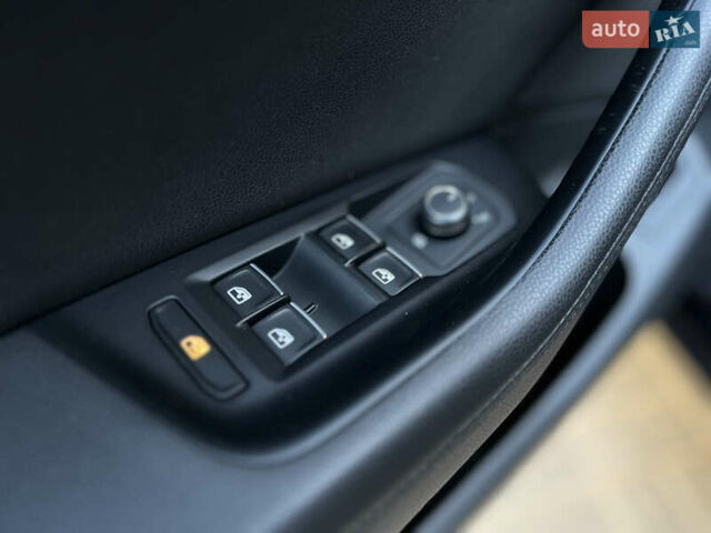 Черный Фольксваген Пассат, объемом двигателя 2 л и пробегом 225 тыс. км за 14000 $, фото 22 на Automoto.ua