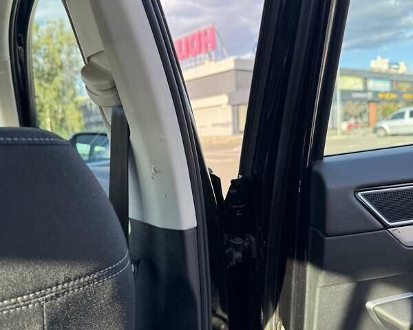 Черный Фольксваген Пассат, объемом двигателя 1.6 л и пробегом 361 тыс. км за 12000 $, фото 12 на Automoto.ua