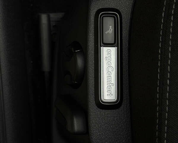 Черный Фольксваген Пассат, объемом двигателя 1.97 л и пробегом 205 тыс. км за 16600 $, фото 27 на Automoto.ua